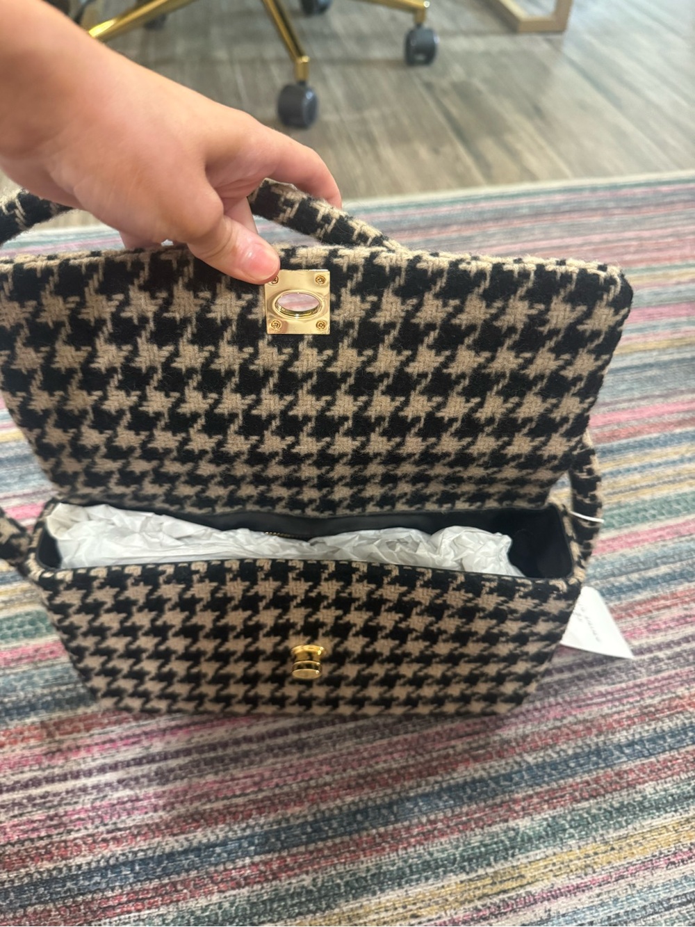 NWT Annie Bing Houndstooth bag - Picture 3 of 3